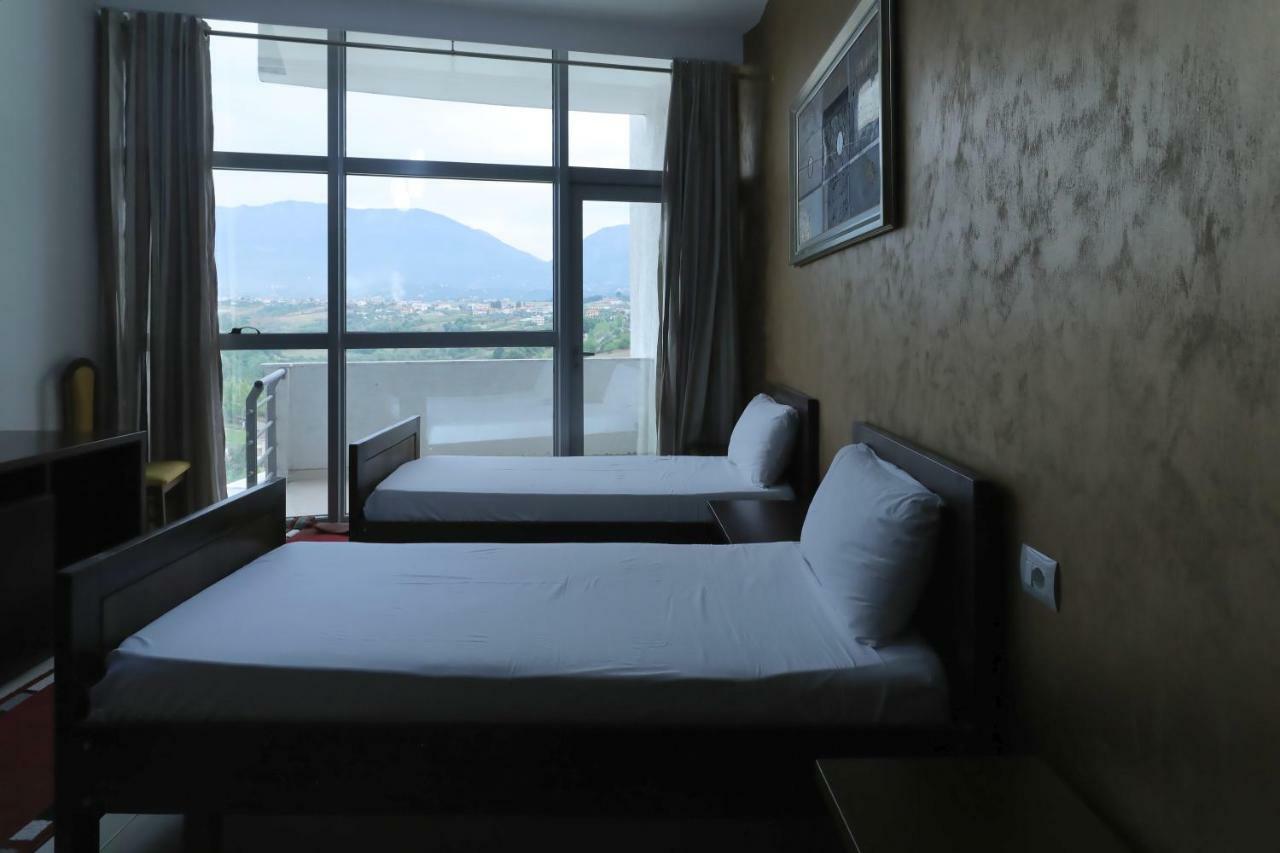 Hotel Gjuta Тирана Экстерьер фото
