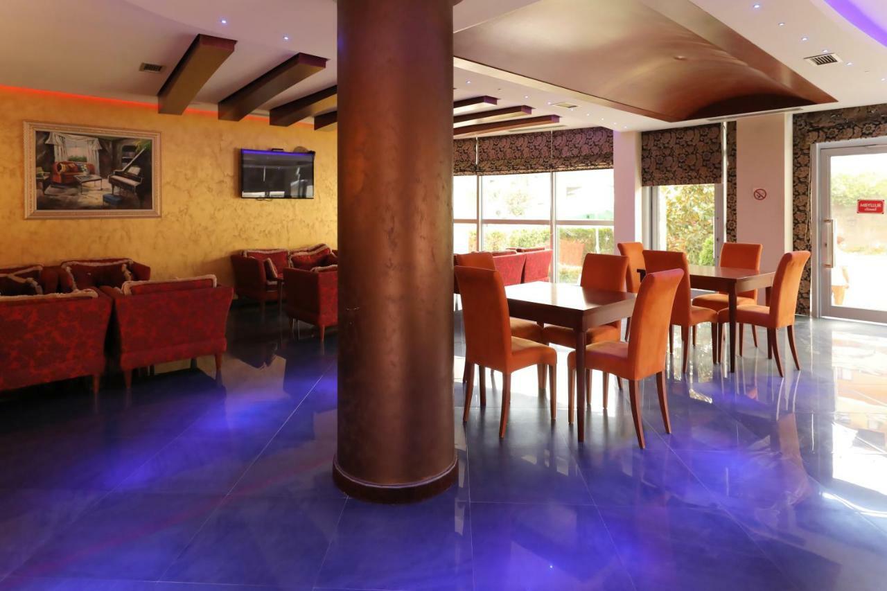 Hotel Gjuta Тирана Экстерьер фото