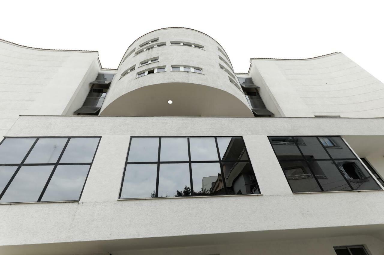 Hotel Gjuta Тирана Экстерьер фото