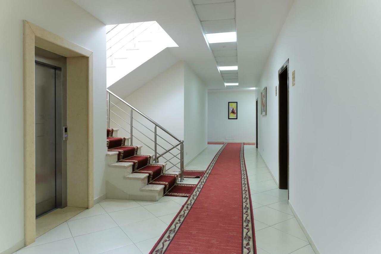 Hotel Gjuta Тирана Экстерьер фото