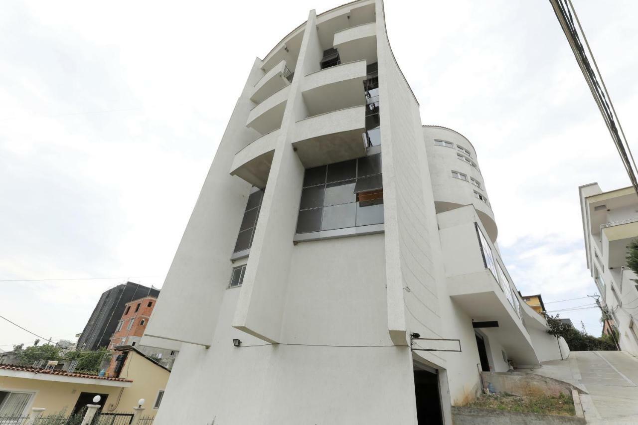 Hotel Gjuta Тирана Экстерьер фото